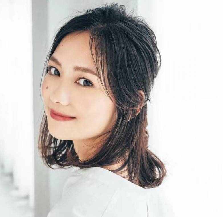 大臉、長相不完美，夏天扎發(fā)or盤發(fā)？6款最美“發(fā)型”詳解，照做