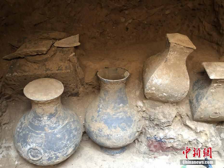 陜西發(fā)現(xiàn)一完整西漢早期墓葬 出土近百件珍貴文物