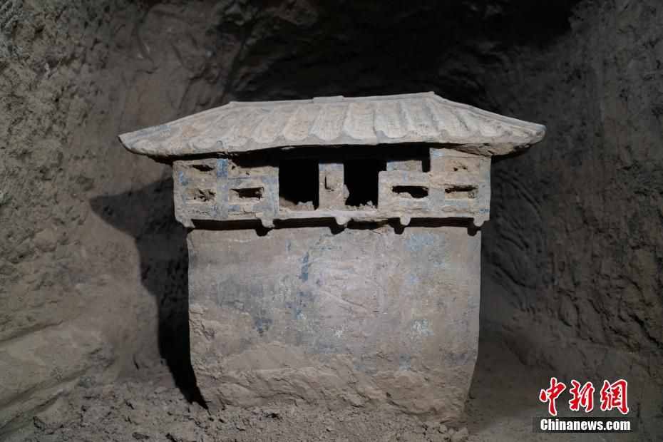 陜西發(fā)現(xiàn)一完整西漢早期墓葬 出土近百件珍貴文物
