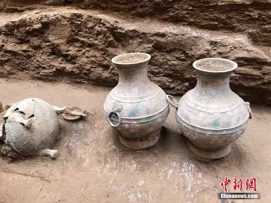 陜西發(fā)現(xiàn)一完整西漢早期墓葬 出土近百件珍貴文物
