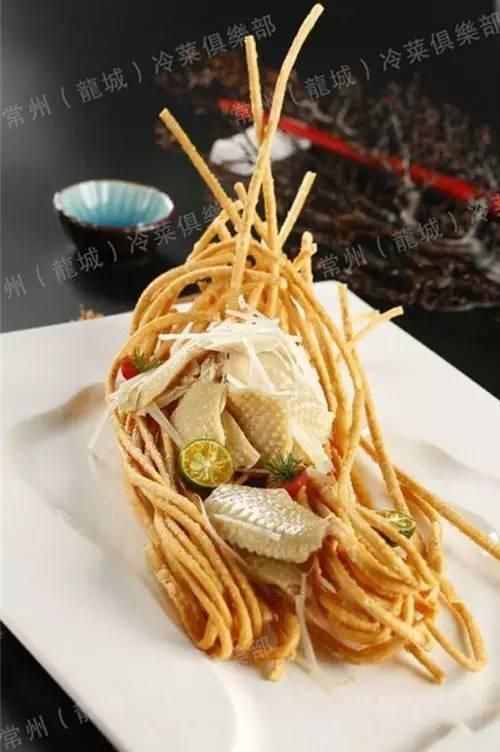 龍城冷藝俱樂(lè)部現(xiàn)身！十道創(chuàng)意涼菜呈獻(xiàn)！