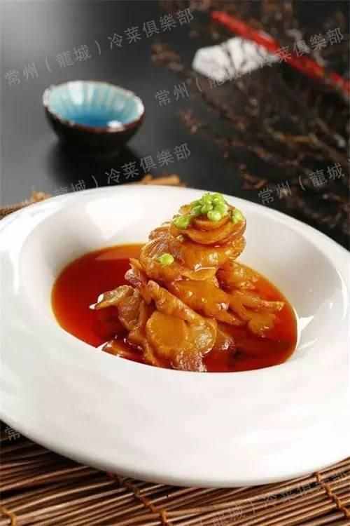 龍城冷藝俱樂(lè)部現(xiàn)身！十道創(chuàng)意涼菜呈獻(xiàn)！