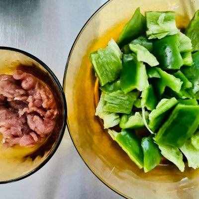 簡單好吃的家常菜——青椒炒肉