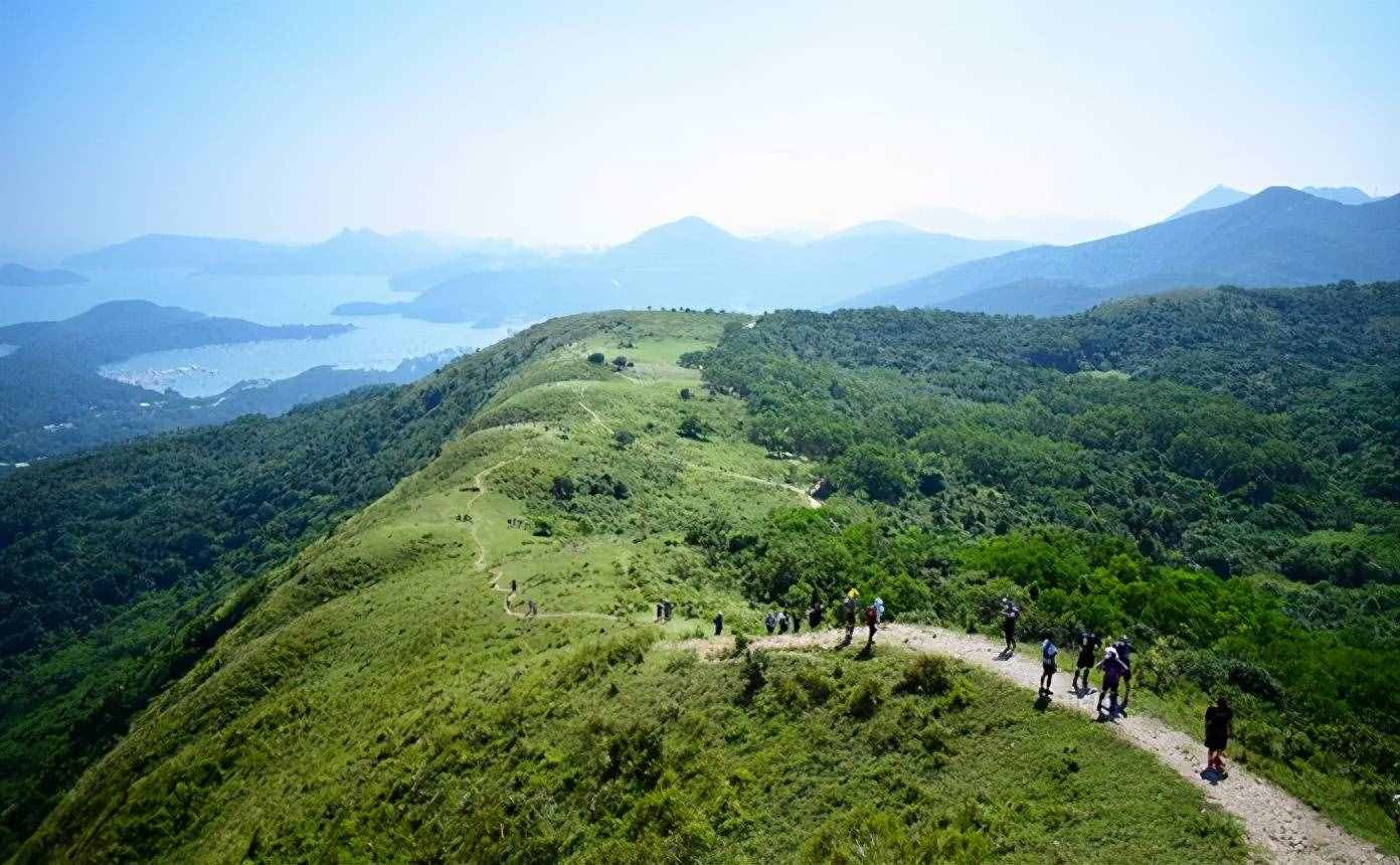 選了11款徒步登山鞋做比較，這些專業(yè)品牌哪個性能更好？