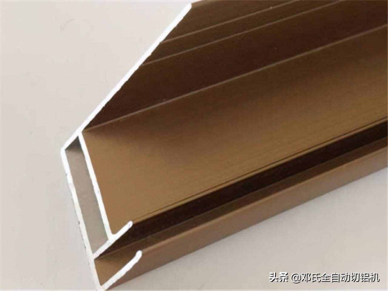 門(mén)窗加工設(shè)備選擇困難？不想凌亂不知所措，這些經(jīng)驗(yàn)彌足珍貴