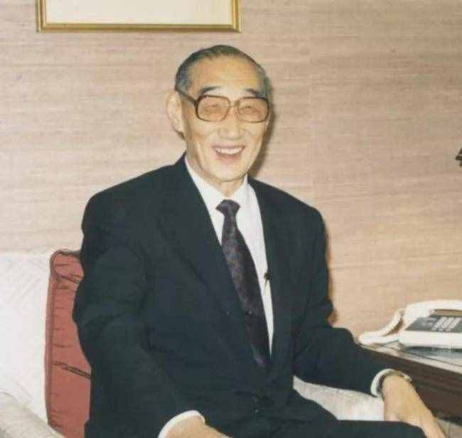 臺灣“最火辣”名媛，生活奢靡被批炫富，母親二嫁富豪身家仍百億
