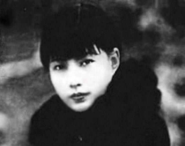 梨園冬皇孟小冬，人生三折戲曲兩任伴侶，絕代風(fēng)華也難逃悲歡離合