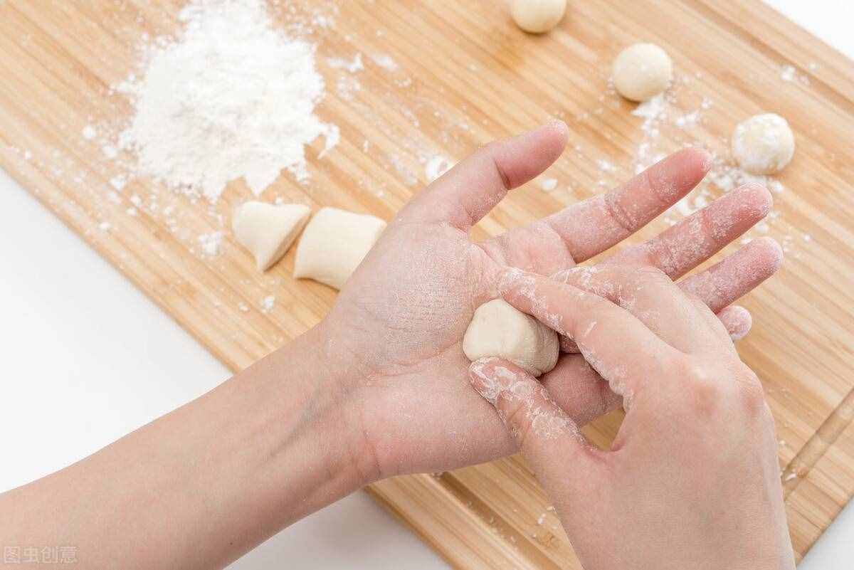 南湯圓北元宵，湯圓和元宵是一種東西嗎？很多人分不清