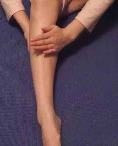“大美人”何炅教你細(xì)腿，一個(gè)月減掉小腿肚！