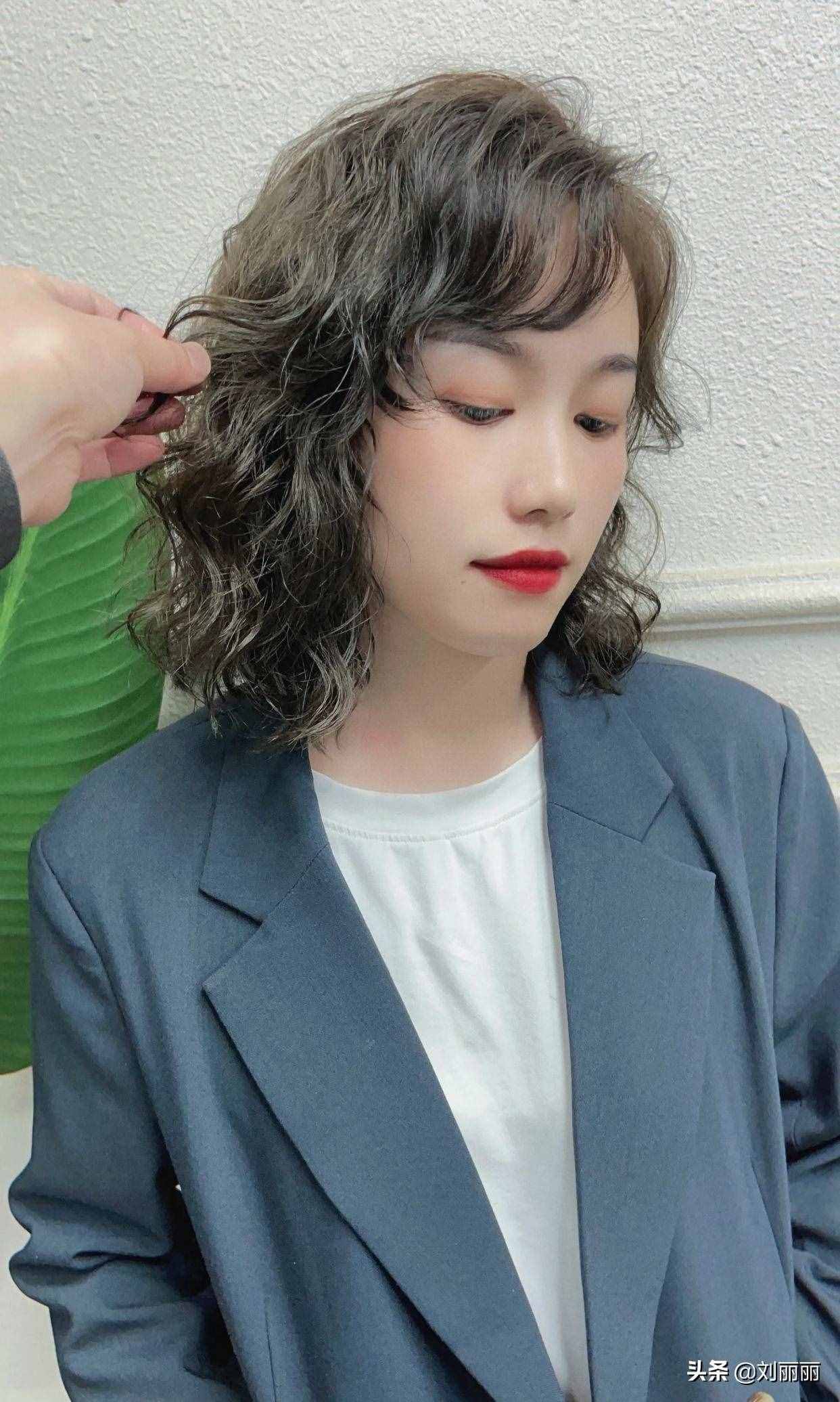 頭發(fā)細軟少，發(fā)型就選這3種，洋氣蓬松又瘦臉