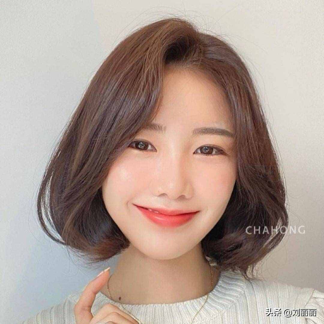 頭發(fā)細軟少，發(fā)型就選這3種，洋氣蓬松又瘦臉