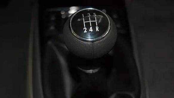 最基本的汽車操作講解，適合新手開車的操作技巧
