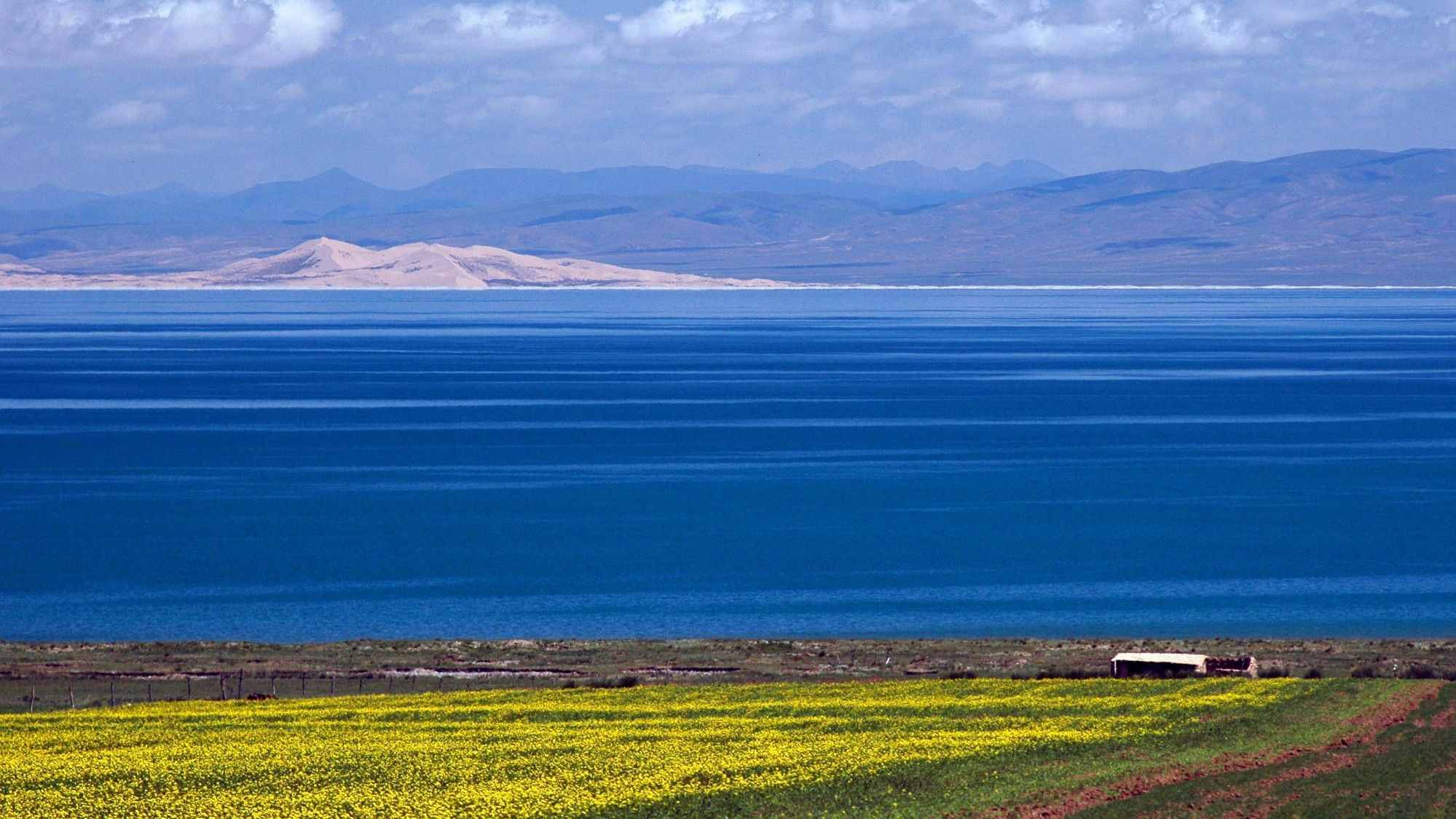 中國“最高的”湖泊，被稱為“圣湖”，來打卡的游客非常多