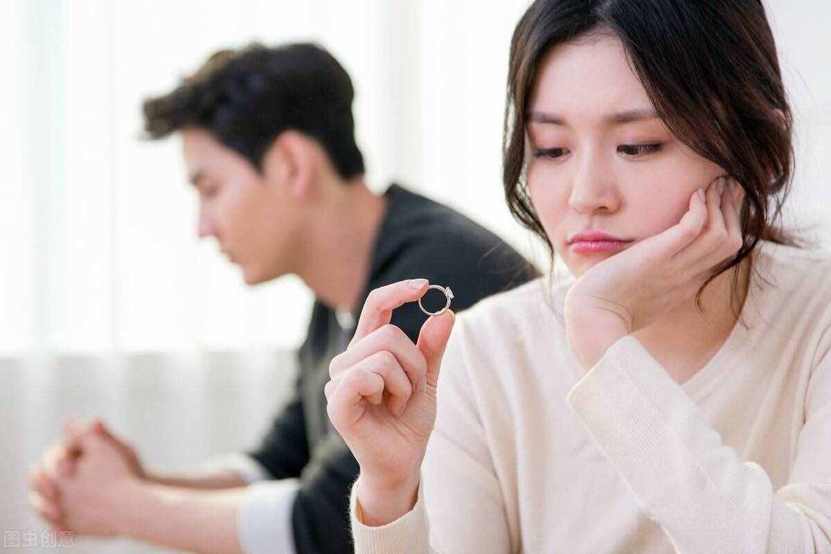 女人離婚后的生活有多凄慘，有的不只是尷尬