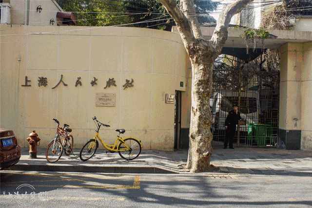 走在張國榮生前最愛的紹興路，漢源書店已和他一起離開！