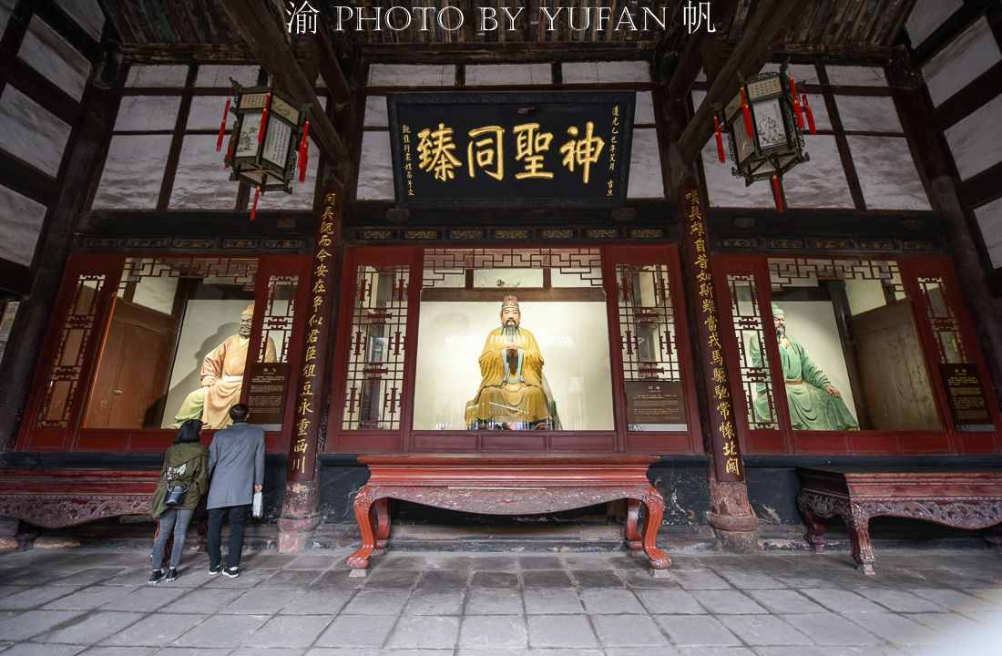 三國(guó)圣地成都武侯祠，中國(guó)唯一的君臣合祀祠廟，已有1700多年歷史