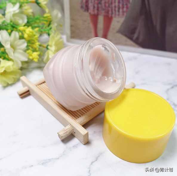 盤點“媽媽輩”護膚品，一個比一個口碑好，補水嫩膚效果不輸大牌