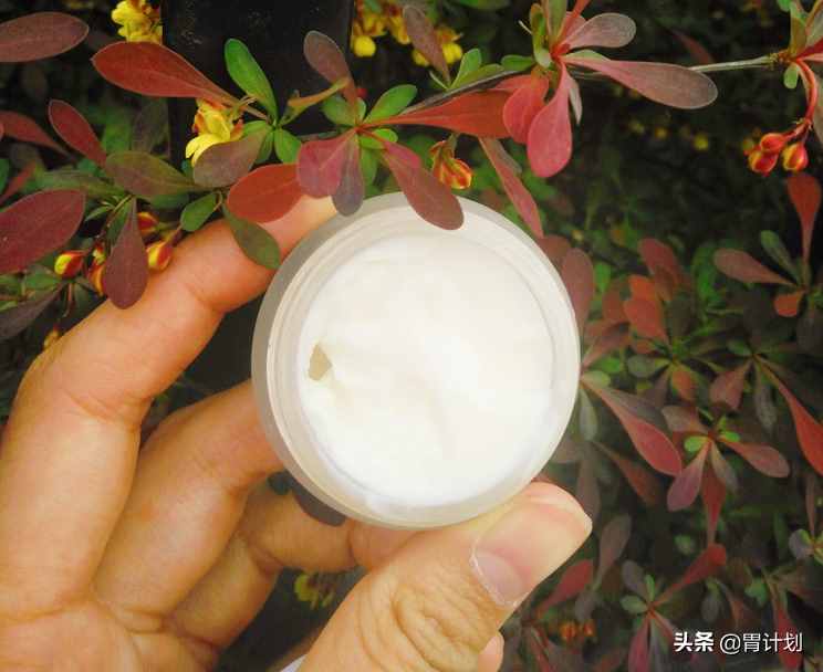 盤點“媽媽輩”護膚品，一個比一個口碑好，補水嫩膚效果不輸大牌