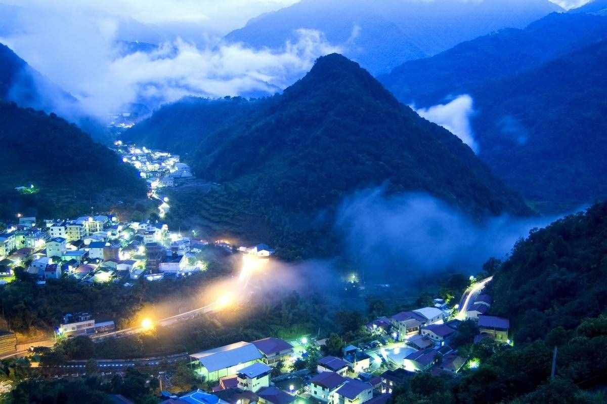 老人言：行百里者半九十，虧功一簣未成山