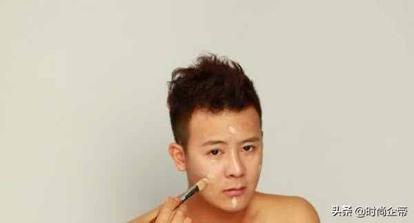 男生化妝初學(xué)者教程，圖文詳解來(lái)了，一共有11個(gè)步驟