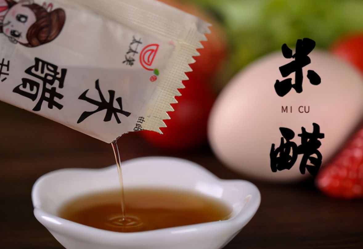 都是醋，白醋和米醋啥區(qū)別？醋廠員工：區(qū)別大，買錯(cuò)不好吃沒營(yíng)養(yǎng)
