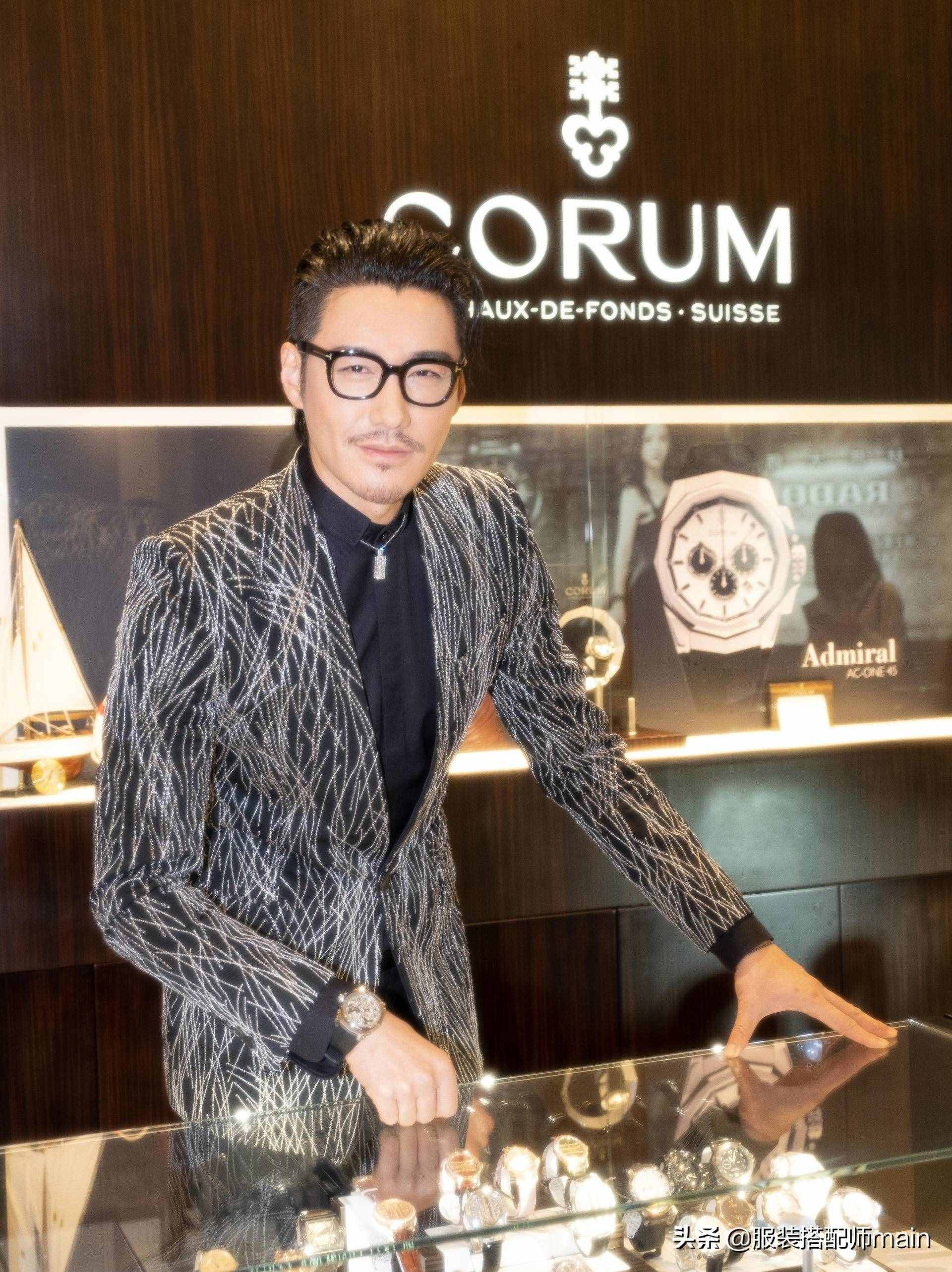 不同場合西裝怎么搭？男模胡兵38套造型示范，你也能穿出型男范