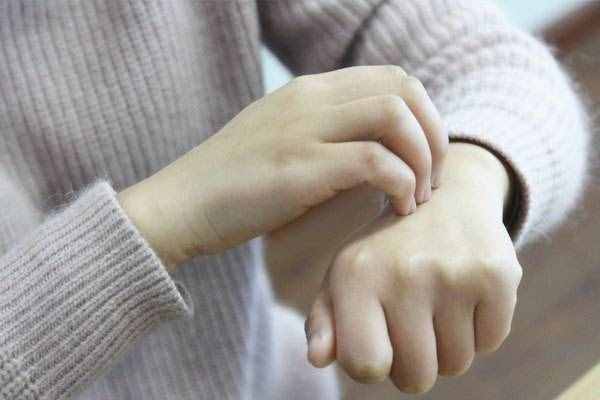 秋季天氣干燥、皮炎高發(fā)，別和濕疹混淆了！兩者有5大區(qū)別