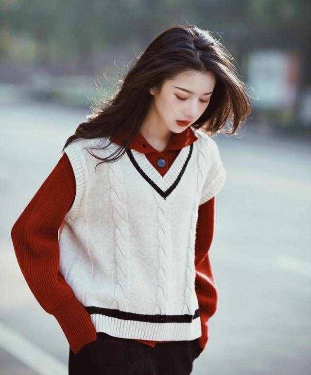今年流行的“紅色毛衣”，如何搭配才顯高級(jí)氣質(zhì)？