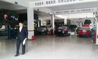 汽車電腦板故障，維修店報價2000元，老司機提醒后只花18元