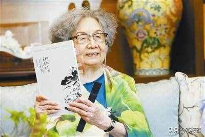 “先生”不是男性的專稱，而是德高望重的學(xué)者的尊稱，無(wú)關(guān)男女