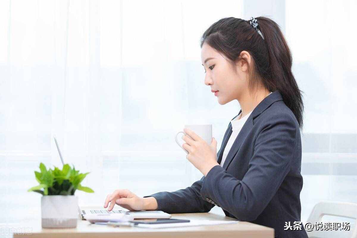 網(wǎng)友們問：文員到底是做什么的？需要什么學(xué)歷呢？