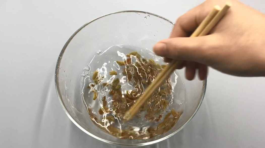 葡萄干不要直接吃很臟，教你正確清洗葡萄干方法，吃的干凈又放心