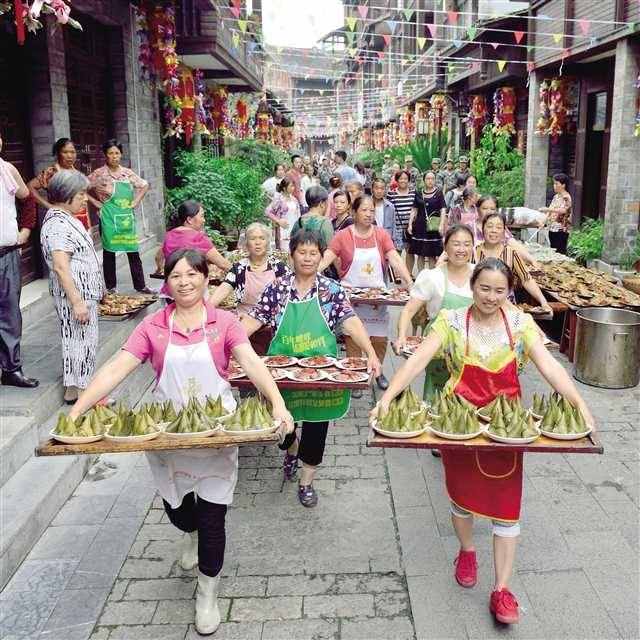 邊城秀山 璀璨跳花燈 濃濃西街情