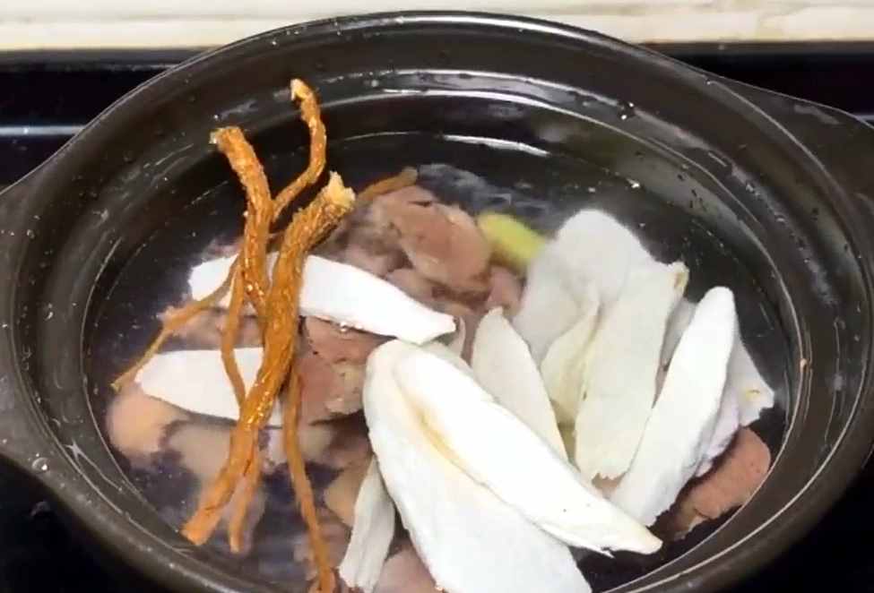鴿子肉怎么做最有營養(yǎng)？教你詳細做法步驟，湯鮮肉嫩，美味又滋補