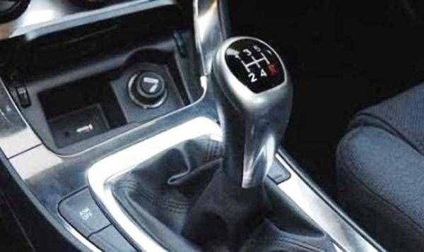 手動擋汽車如何正確換擋 老司機教你正確換擋技巧