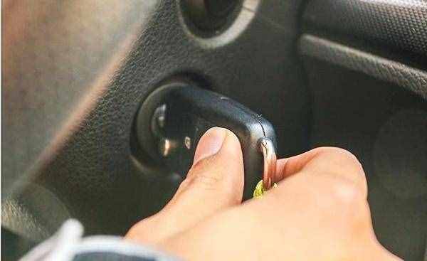手動擋汽車如何正確換擋 老司機教你正確換擋技巧