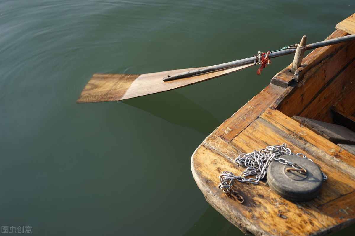 boat, ship, canoe 小船大船獨木船？分不清楚，看這里