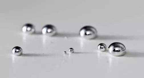 水銀溫度計(jì)摔碎了，做好這3步，不怕中毒清理得干凈