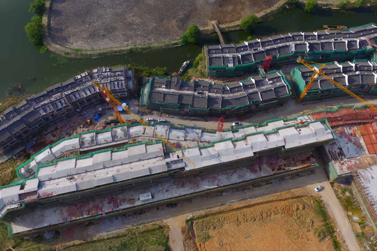 浙江曾斥資50億修建的古鎮(zhèn)，因商業(yè)氣息嚴重，逐漸被游客“遺忘”