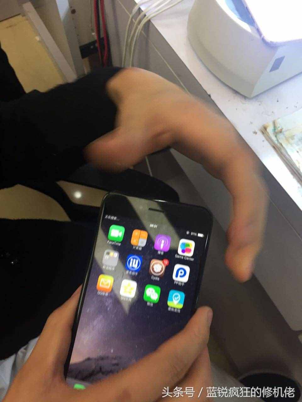手機(jī)進(jìn)水不開(kāi)機(jī)怎么搶救