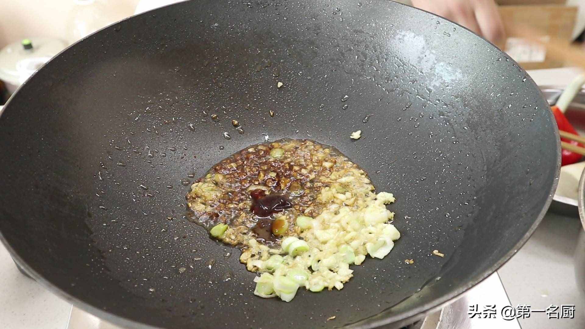 熘肉段的家常做法，詳細講解掛糊和調(diào)汁技巧，簡單實用，先收藏了