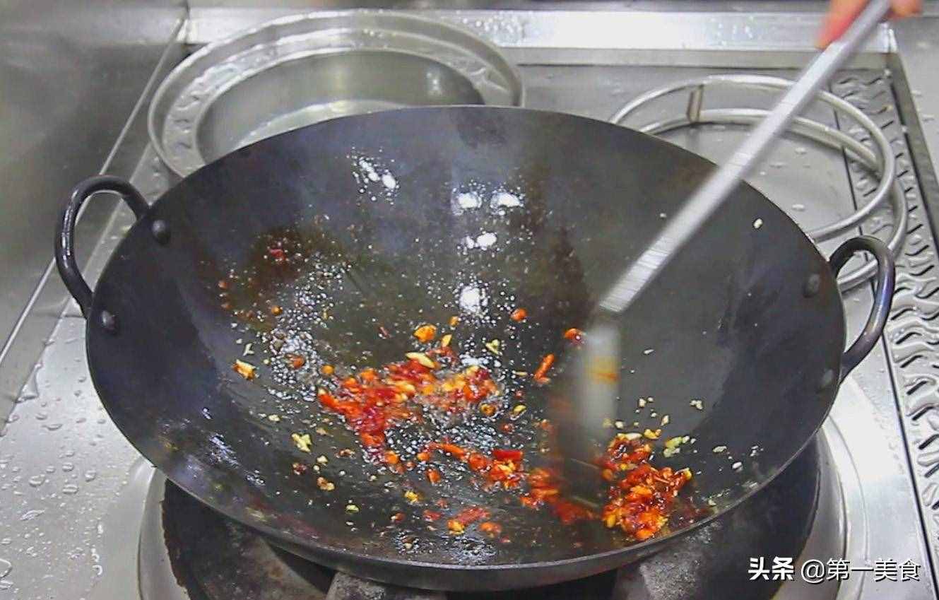 宮保雞丁家常做法，學(xué)會(huì)這個(gè)做法，想吃可以在家做，不用去飯店了