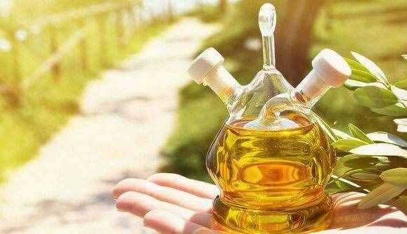 橄欖油可以直接擦臉嗎 橄欖油的護膚用法