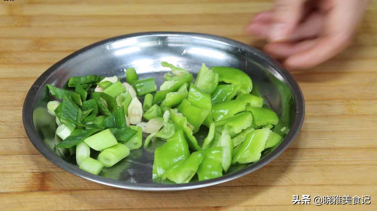 茄子這樣做太好吃了，鮮香味美，湯汁都能拌飯，做法簡單家常