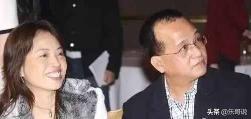 睡彭，逼婚信，與32個猛男曖昧，蔡依林的情史可不止周杰倫