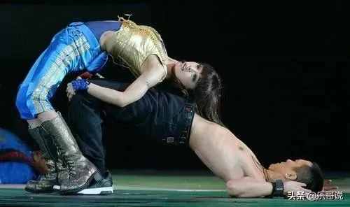 睡彭，逼婚信，與32個猛男曖昧，蔡依林的情史可不止周杰倫