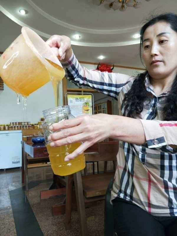 這才是蜂蜜洗臉的正確方法，堅(jiān)持一周，皮膚嫩白人人夸