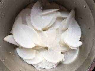 腌白蘿卜的做法步驟：2