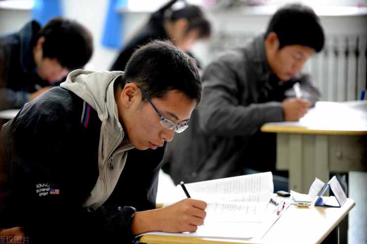什么是成人高考，文憑的含金量如何，和自考之間有什么差別