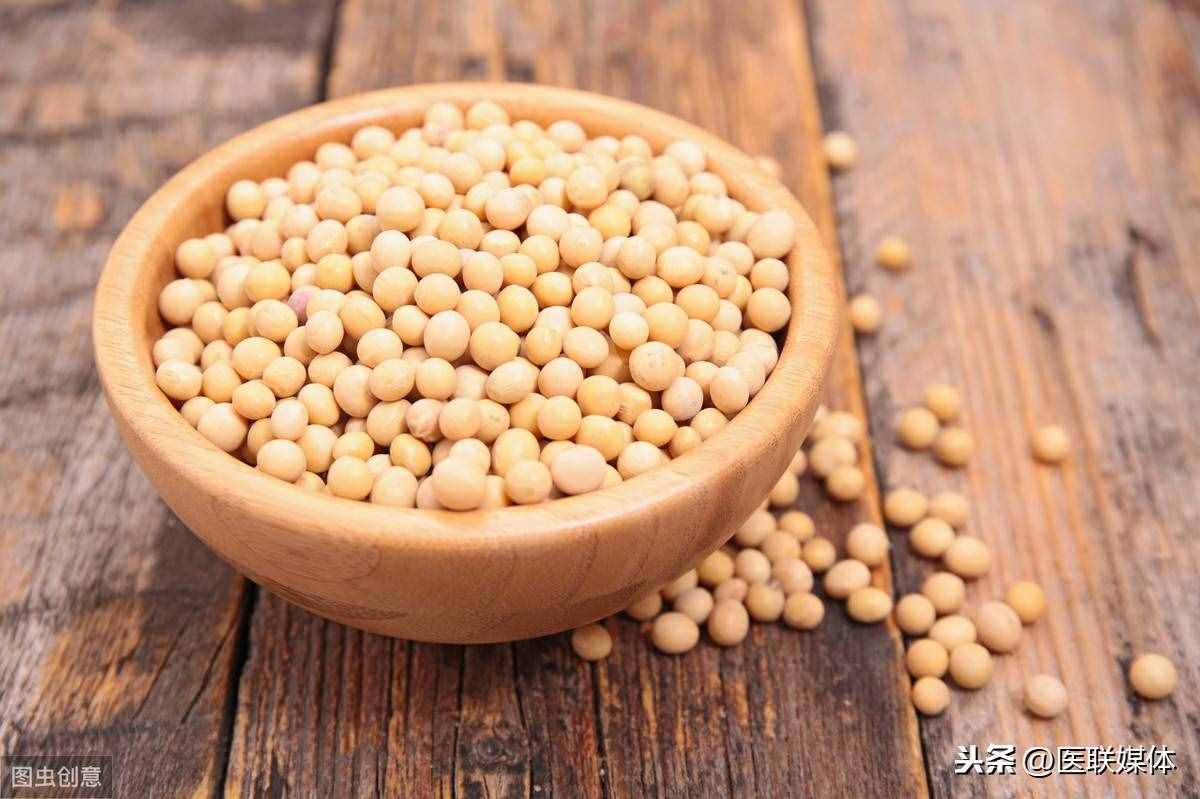 骨折后吃什么好得快？告訴你3種補(bǔ)鈣的食物，別只盯著骨頭湯